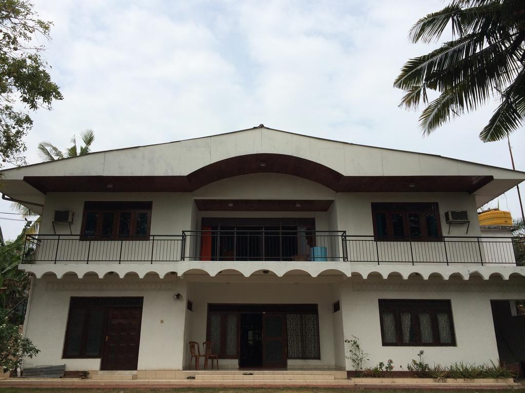 The Pallet House Dehiwala-Mount Lavinia Exterior photo